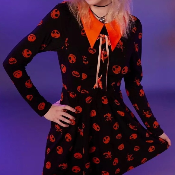 Her Universe‎ The Nightmare Before Christmas Flocked Icons Long-Sleeve Dress - Picture 2 of 3
